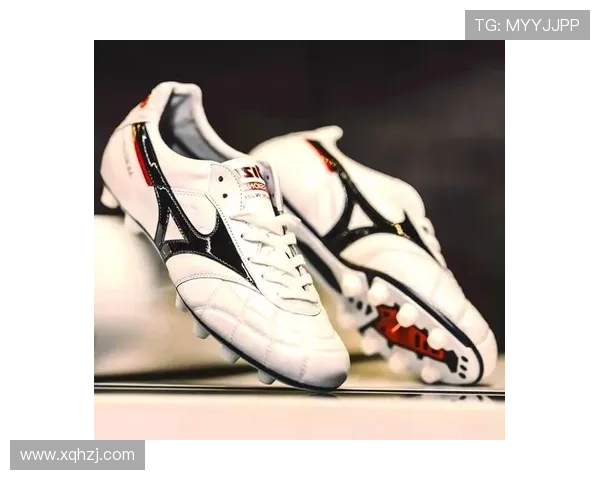 全面评测五大热门足球鞋性能与舒适度选择指南